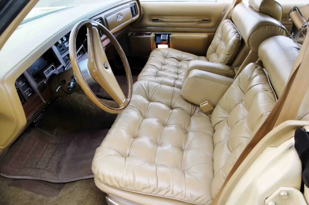 1972 Chrysler New Yorker interior