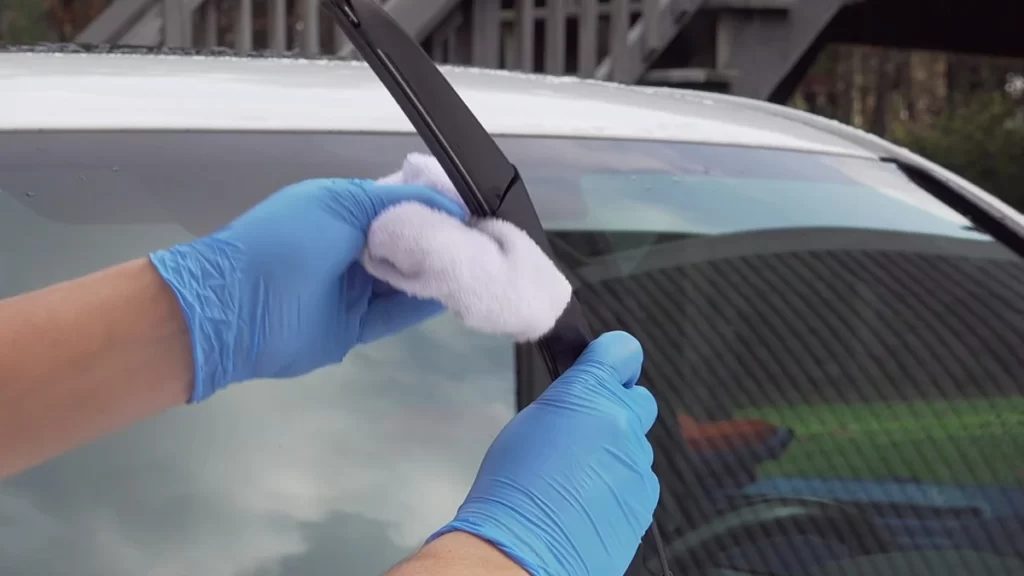 Cleaning wiper blades